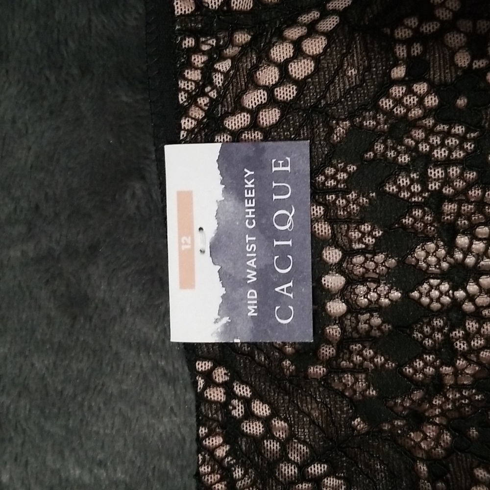 UNDERWEAR - Picture 2 of 3